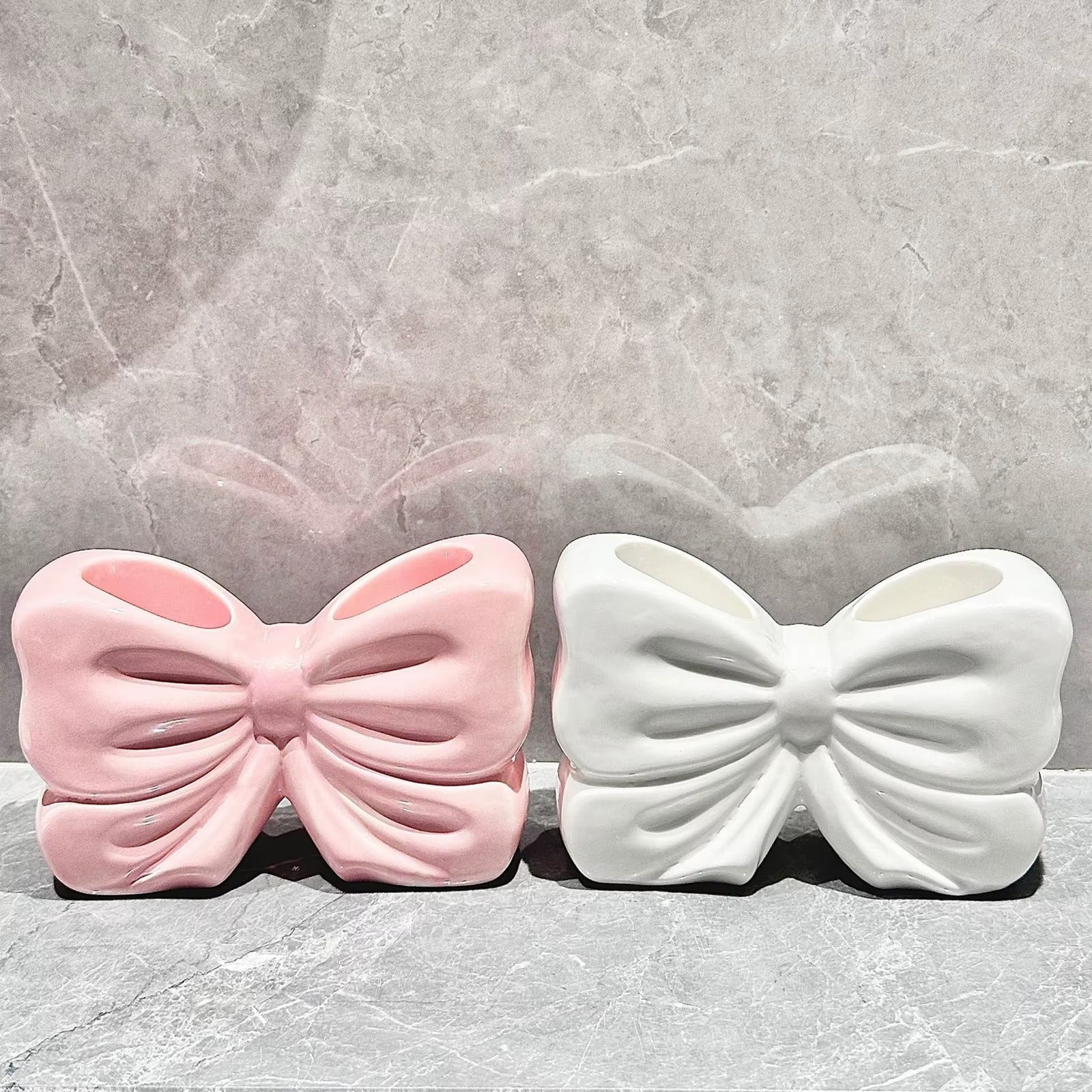 Bow - Shaped Dual Compartment Brush & Cosmetic Holder - QurexHub